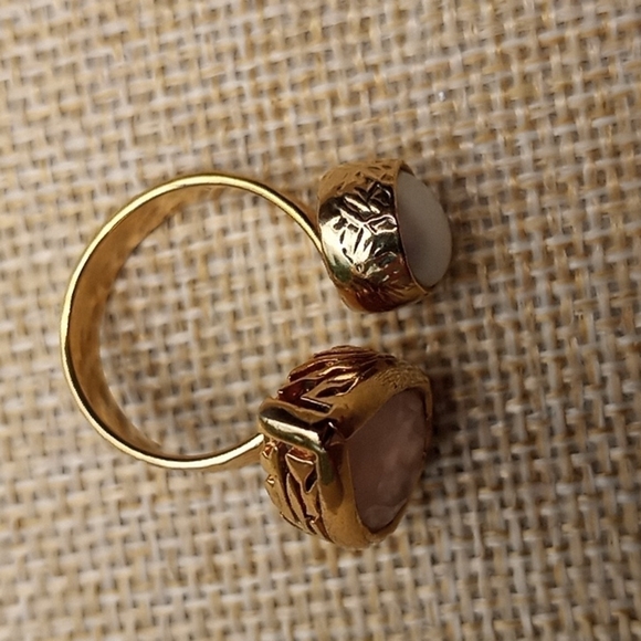 Light Pink  Teardrop Shape Semi Precious Stone  and Pearl  Ring - Picture 4 of 6